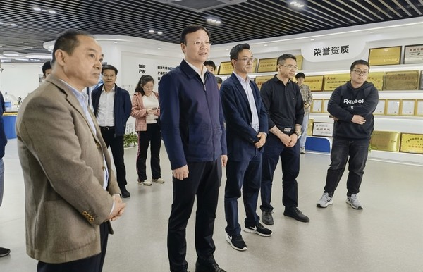 农业农村部信息中心副主任张国庆带队赴向日葵网页版参观调研