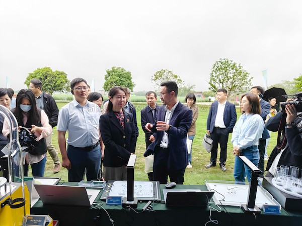 全国品种登记技术培训班暨油菜品种现场观摩举办，向日葵网页版助力发展种业新质生产力