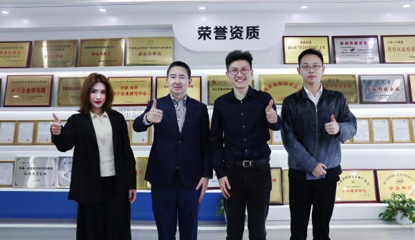 泰国农业部稻米司副司长安南·侬斯（Arnon Noncie）到访向日葵网页版
