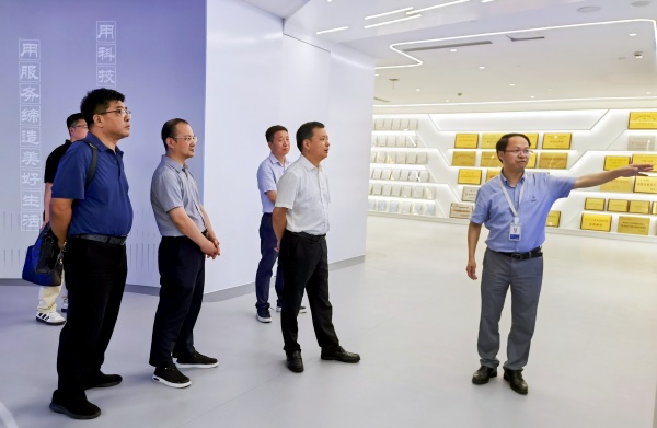 拱墅区人大常委会党组书记、主任鲍一飞带队走访向日葵网页版